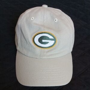 Beige Cap with Green Bay Packers Logo